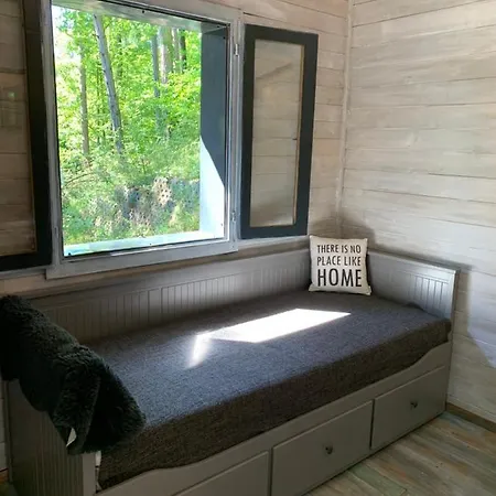 Off Mode - Erdei Fahaz A Toparton Daire Komló