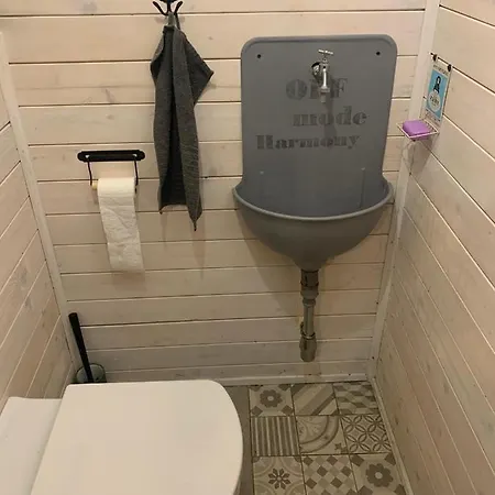 Off Mode - Erdei Fahaz A Toparton Komló