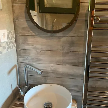 Off Mode - Erdei Fahaz A Toparton * Komló